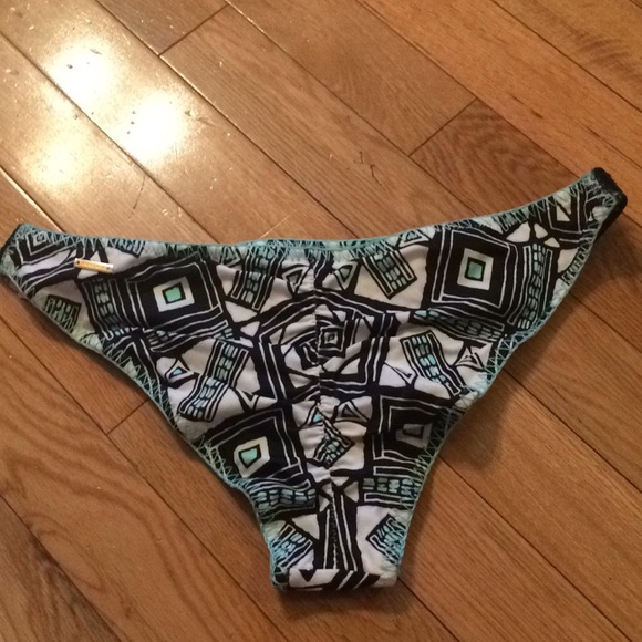 🌺VS Cheeky🌺 - Picture 2 of 7